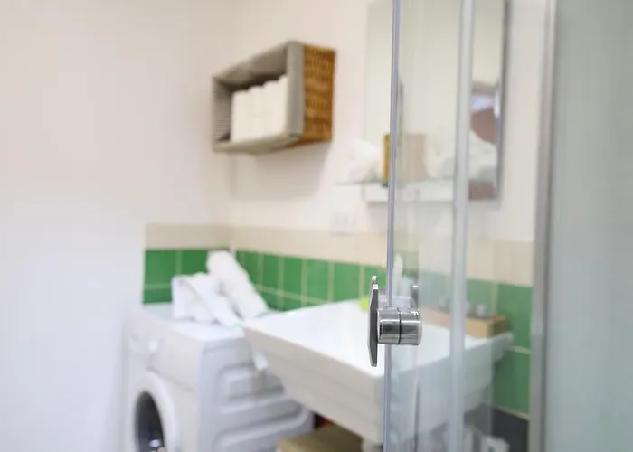 June ブラショフ